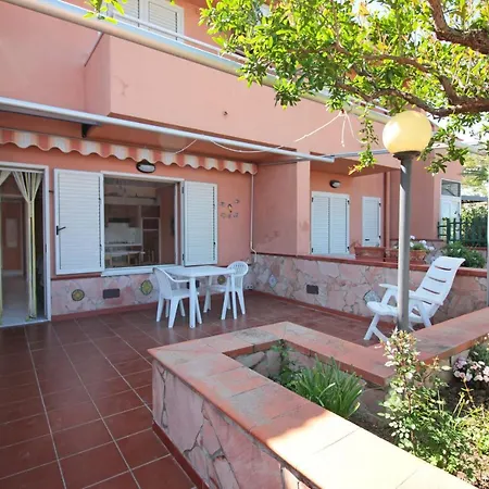 ヴィラ Santa Lucia Con Patio E Giardino By Wonderful Italy *