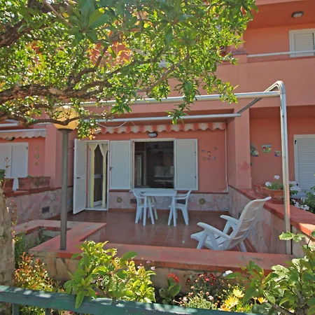 Willa Santa Lucia Con Patio E Giardino By Wonderful Italy